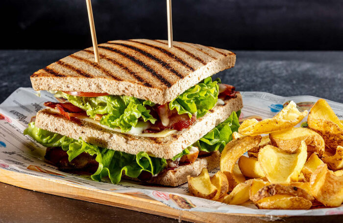 BURGERINO CLUB SANDWICH